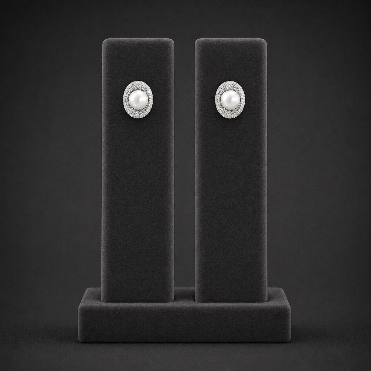 Lumière Pearl Stud Earrings