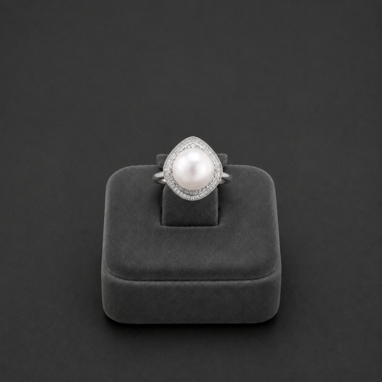 Lumière Pearl Halo Ring
