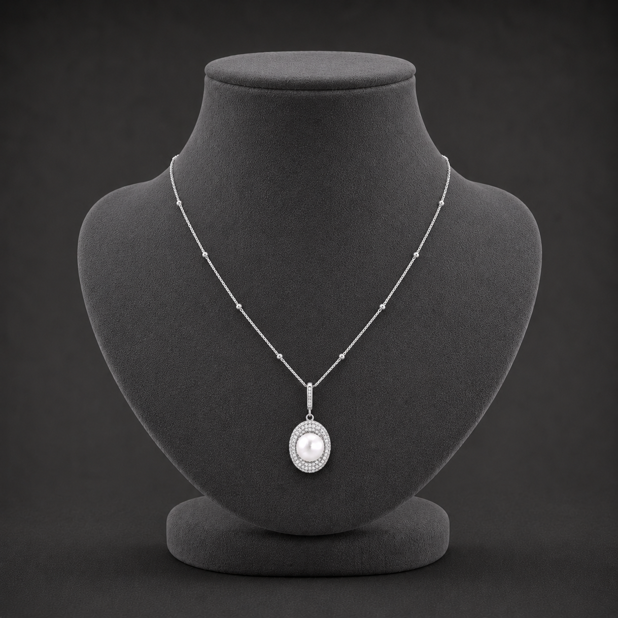 Lumière Pearl Pendant Necklace